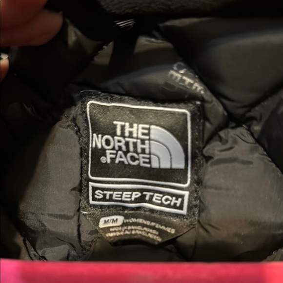 The North Face Speed Tech Pink and Black Jacket - Picture 5 of 12